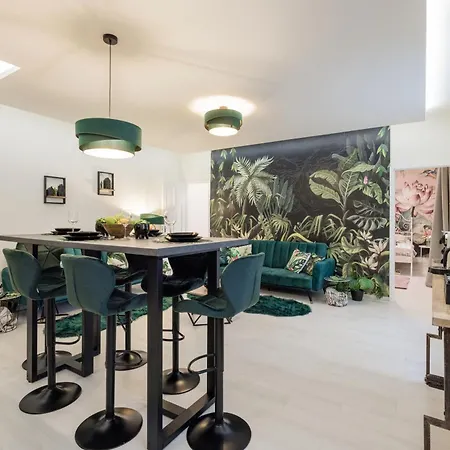 Hideaway With Jungle Vibes * Budapest