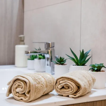 Hideaway With Jungle Vibes アパート