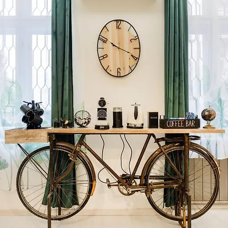 Apartment Hideaway With Jungle Vibes Budapest