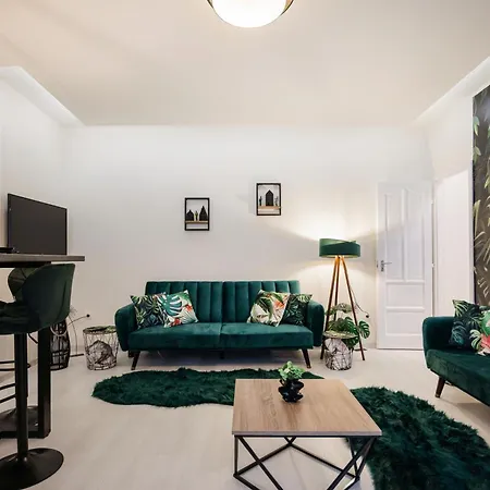 Hideaway With Jungle Vibes Apartament *